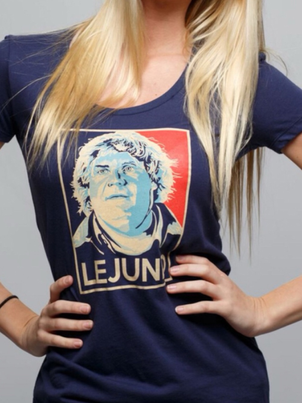 The Chivery Chris Farley Lejund Graphic Tee in Navy Sz Large